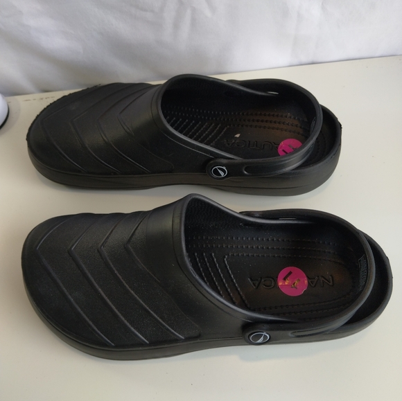 Sandals - Picture 2 of 4